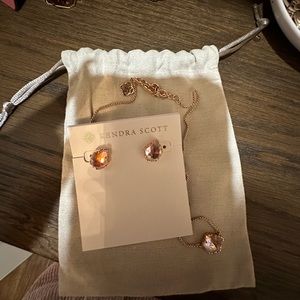 Kendra Scott necklace set